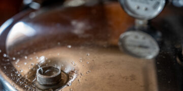 The Benefits and Risks of Pressure Cookers for Grandparents That Live Alone